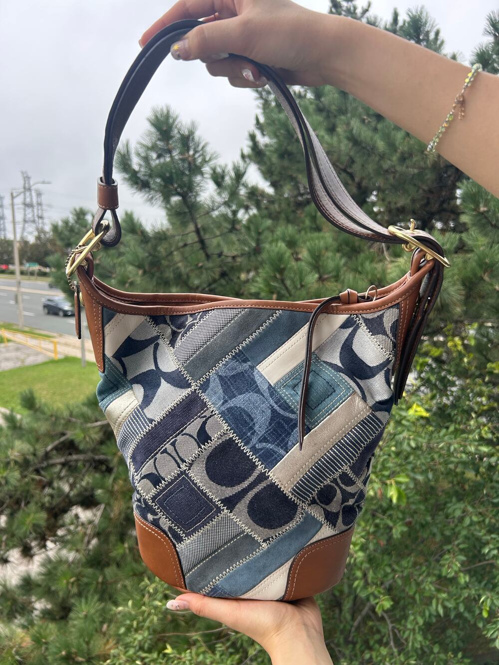 vintage coach signature patchwork shoulder bag blue & cream jacquard canvas with